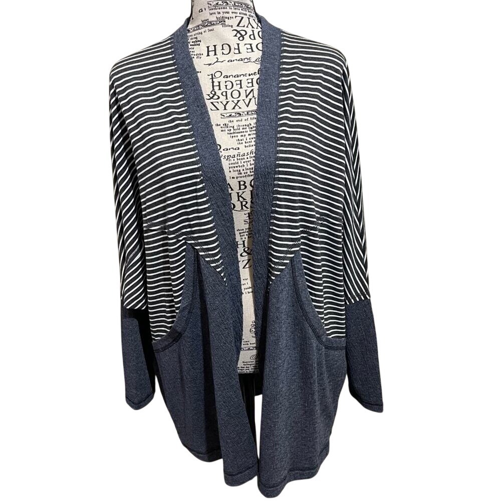 Umgee‎ lightweight cardigan size large